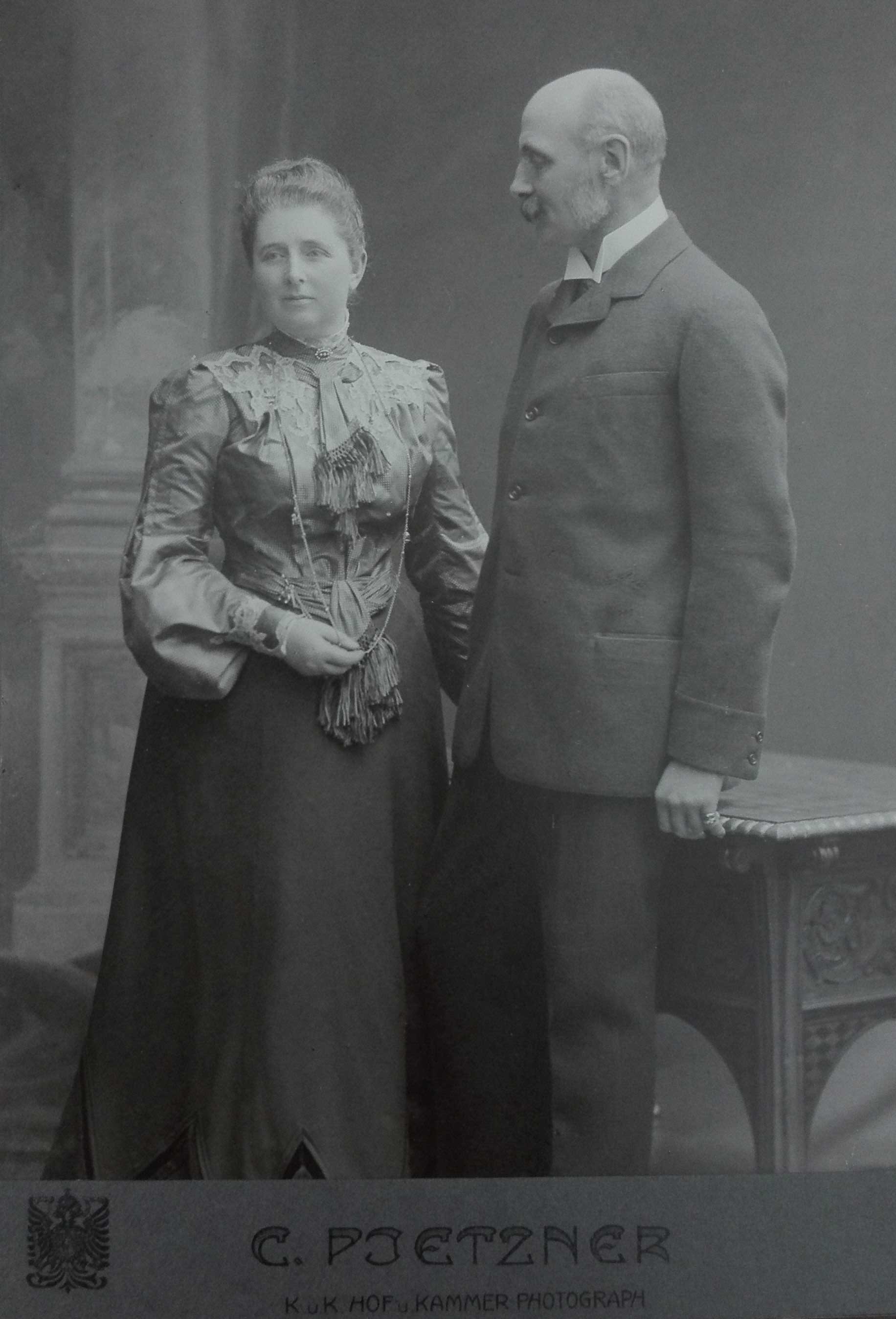 Naši hrdinové: kníže Franz Josef Auersperg s manželkou kněžnou Wilheminou, rozenou Kinskou na konci 19. století.