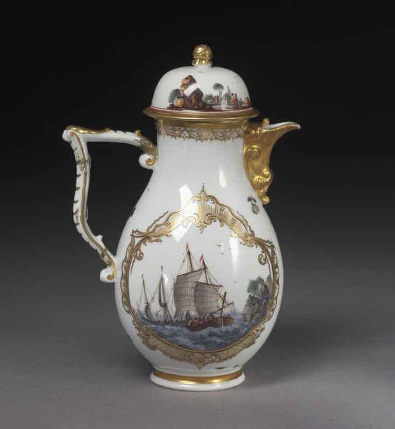Holandská obchodní loď na míšeňském porcelánu, 40. léta 18. století. ©Victoria & Albert Museum, London.