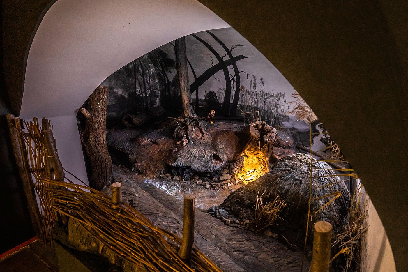 Numismatická expozice Peníze si do hrobu nevezmeš. Foto Tomáš Kubelka.