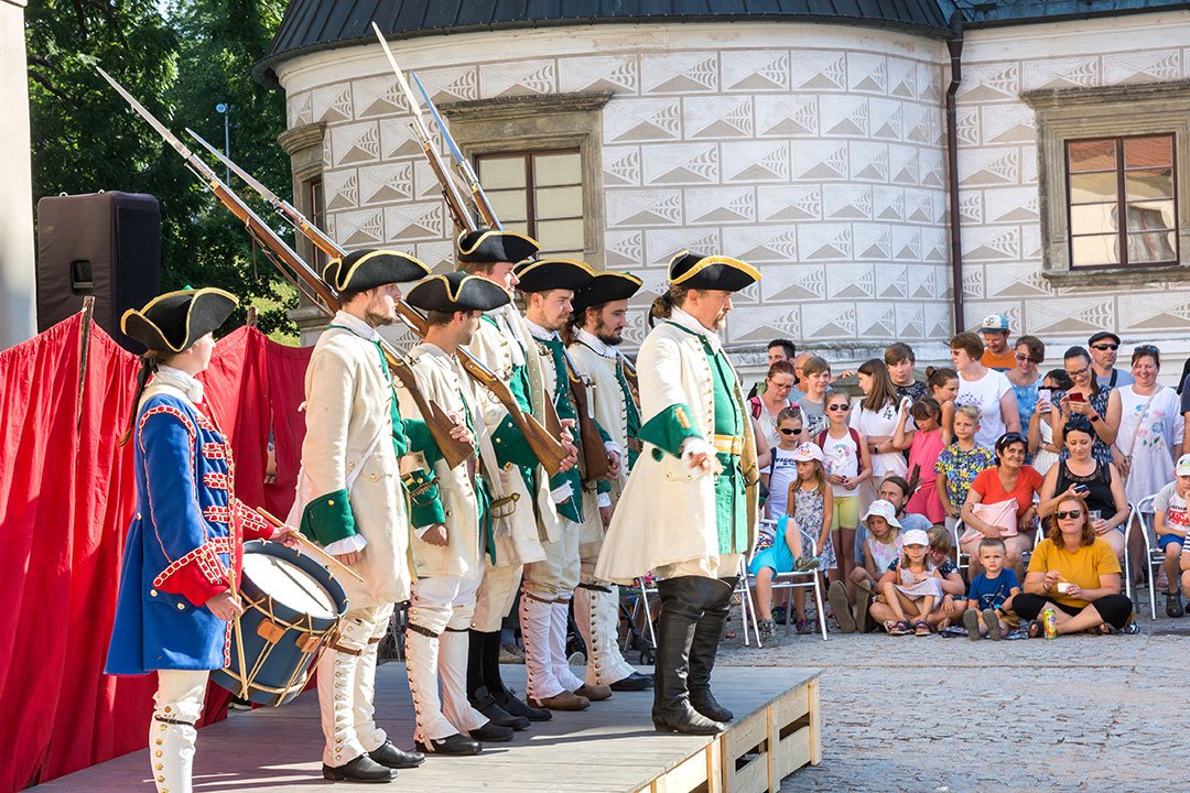 Střílení u pernštejnských kanonů