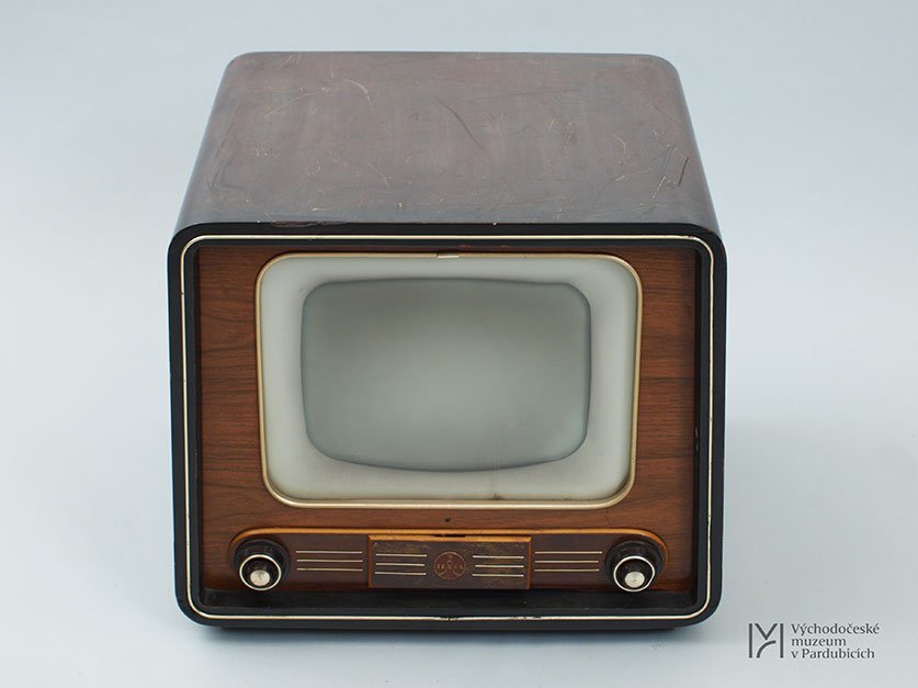 Televizor Akvarel se vyráběl v Pardubicích a Praze Strašnicích, 1956–1957