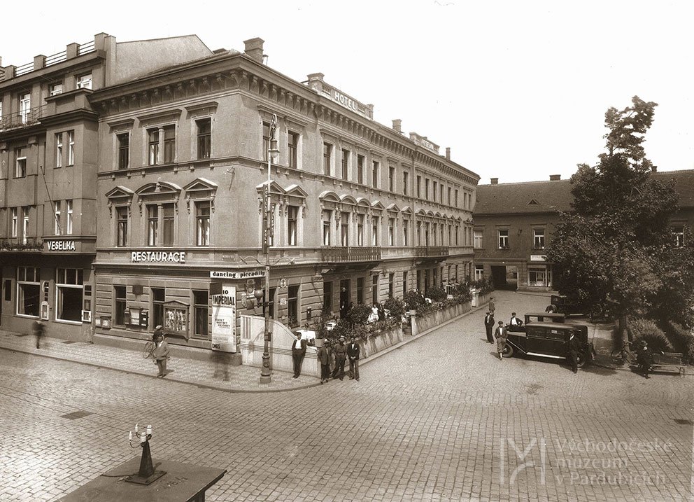 Hotel Veselka po přestavbě kavárny, kolem 1935