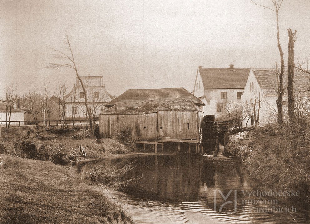 Pardubice – celkový pohled na mlýn Valcha, 1893