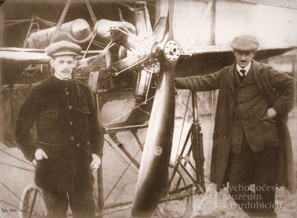 Eugen Čihák a Jan Kašpar u letounu, pravděpodobně 1911