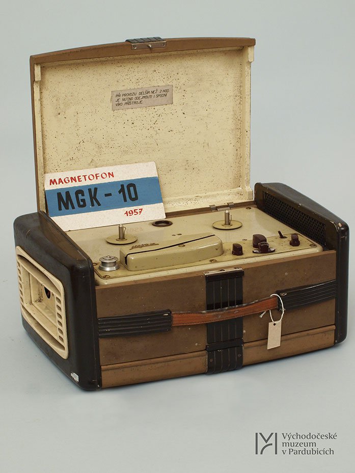Cívkový magnetofon Tesla MGK–10, 1956–1957