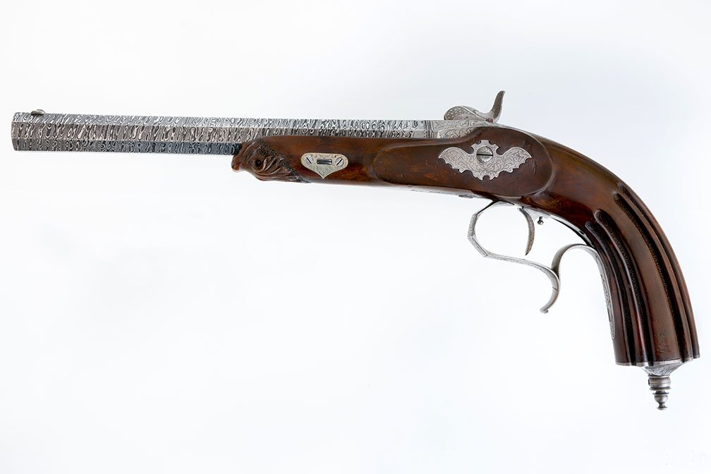 Příběhy palných zbraní. Od doutnáku k automatu