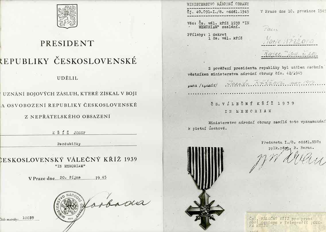Vyznamenání in memoriam pro zaměstnance Telegrafie Josefa Kříže, účastníka protinacistického odboje, 1945