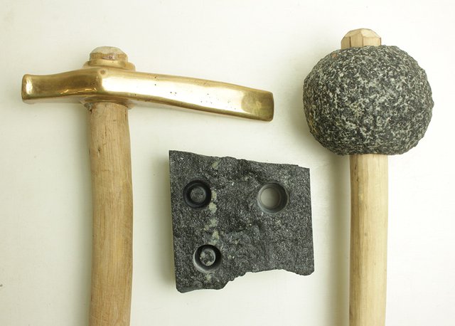 Vrtané kamenné nástroje a zbraně (e)neolitu